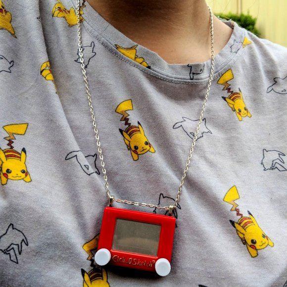 Mini Etch A Sketch necklace - Picture 2 of 4